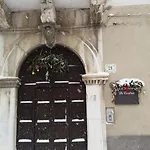 Bed & Breakfast De Contra 3*